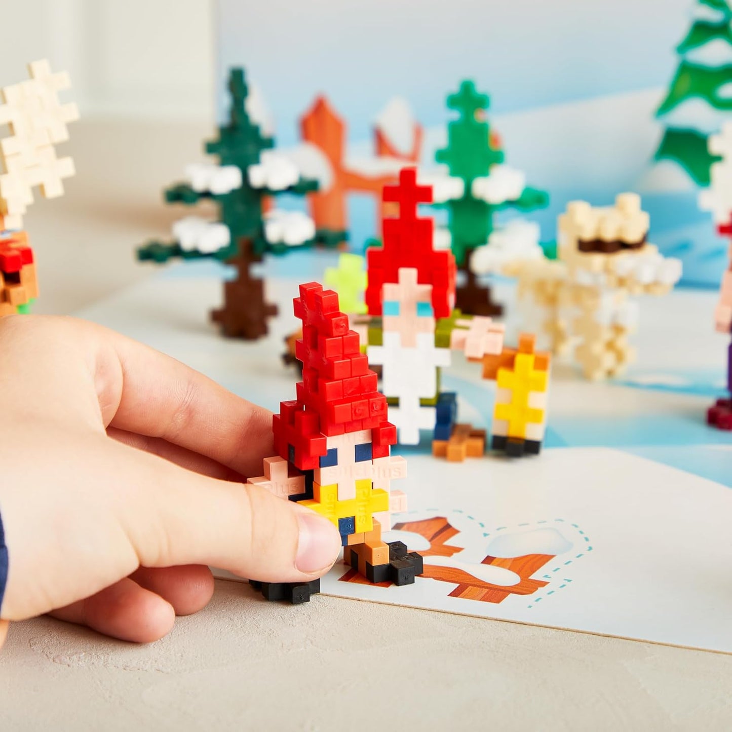 Plus-Plus Advent Calendar 2025, 600-Piece STEM Building Set with 25 Mini 3D Puzzle Kits, Holiday Countdown Gift for Kids