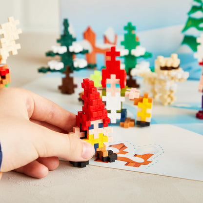 Plus-Plus Advent Calendar 2025, 600-Piece STEM Building Set with 25 Mini 3D Puzzle Kits, Holiday Countdown Gift for Kids