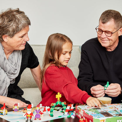 Plus-Plus Advent Calendar 2025, 600-Piece STEM Building Set with 25 Mini 3D Puzzle Kits, Holiday Countdown Gift for Kids